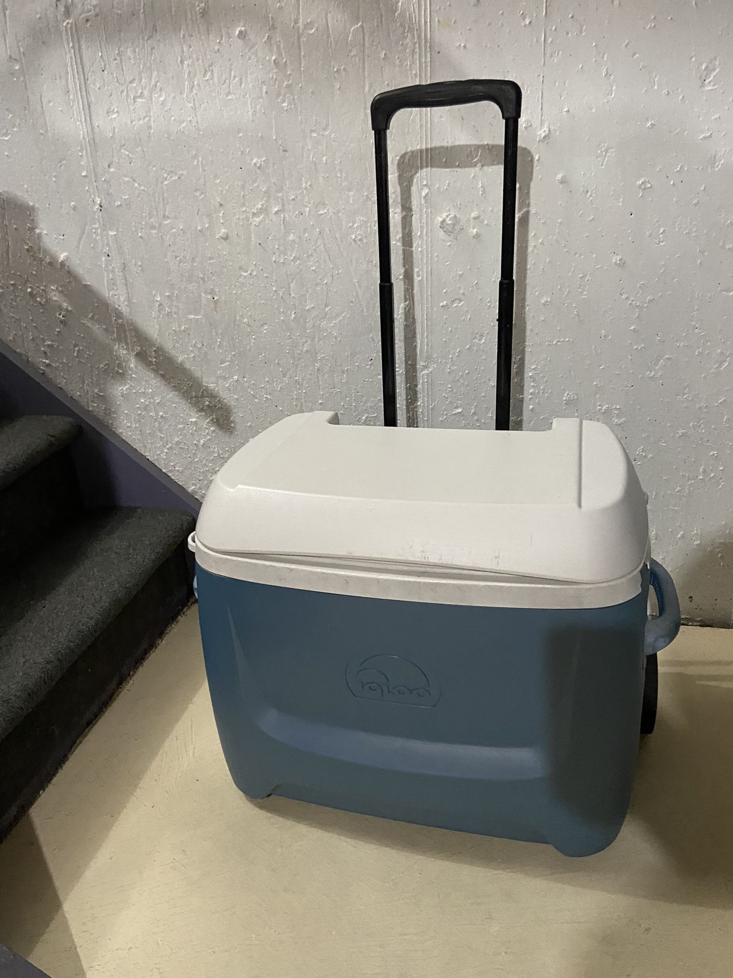 Igloo Rolling Cooler 