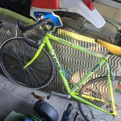 Trek Road BIKE