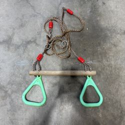kids gym rings / trapeze set