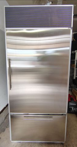 Sub-Zero Fridge New Stainless DELIVERED