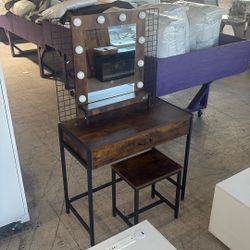 Vintage Brown Vanity Set 