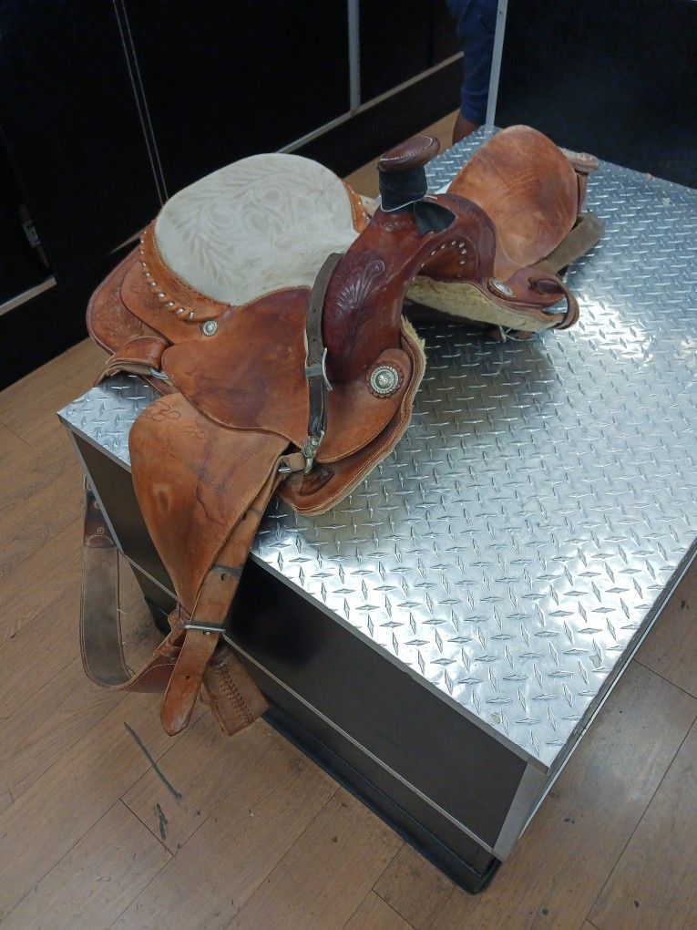 Texas Saddlery Saddle
