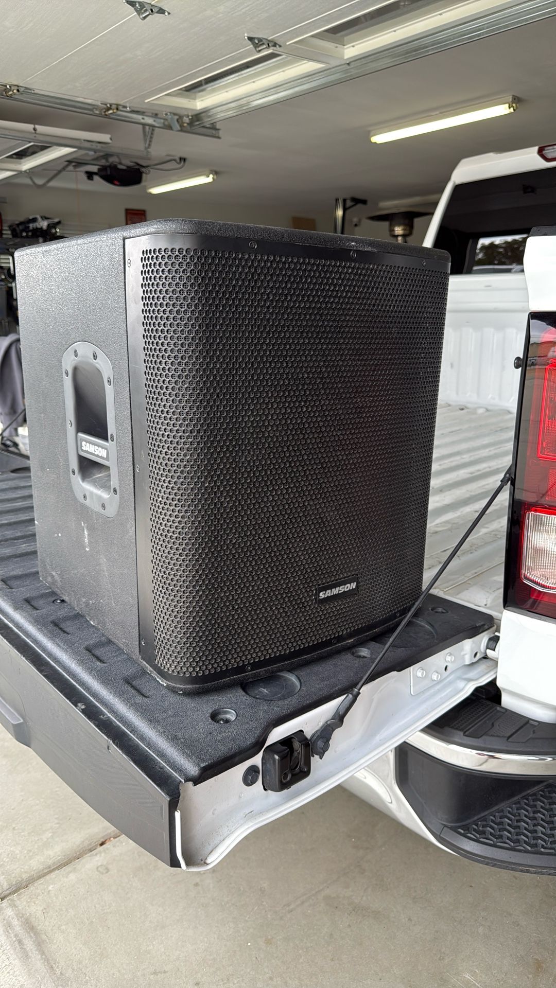 Samson Auro Powered Sub For Live Music