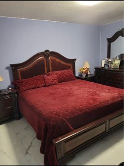 King Bedroom Set Dark Wood Traditional Style
