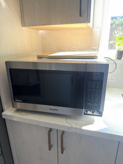 Panasonic Microwave (No Handle)
