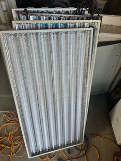 Free Grow Lights in Winnetka!!