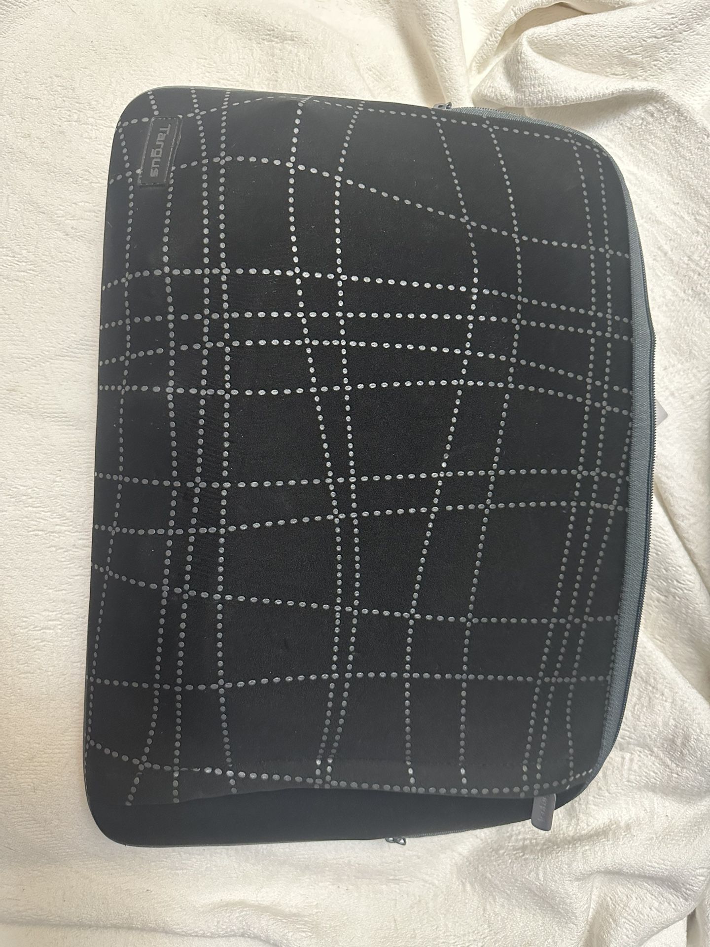 Targus Laptop Sleeve Pouch Bag With Storage Side Pocket