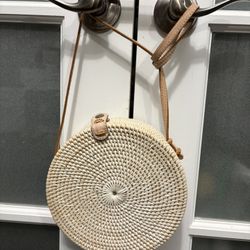 Round Straw Purse