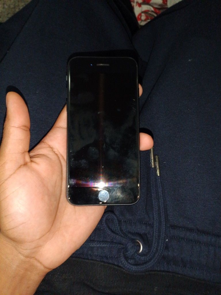 iPhone 7 UNLOCKED