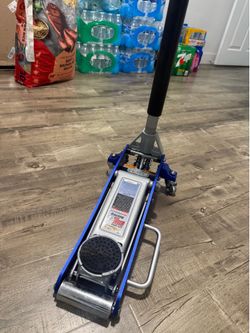 1.5 Pittsburgh low floor jack