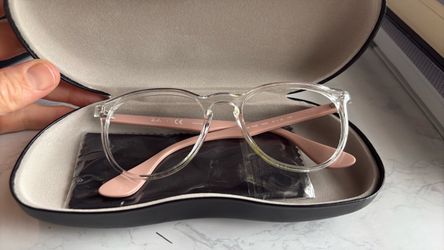 Eyeglasses without lenses