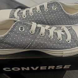 Womens Converse Size 9.5