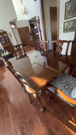 Pennsylvania House Dining Room Set With Extras 