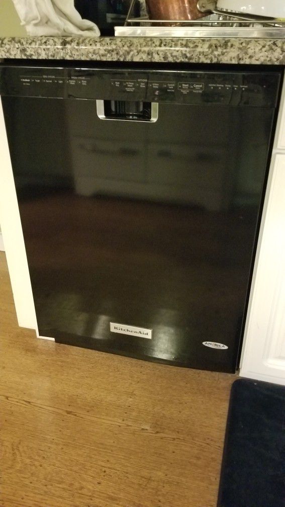 Used - like new - KitchenAid front control dishwasher