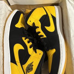 Air Jordan 1 Mid “New Love” 2017 Release