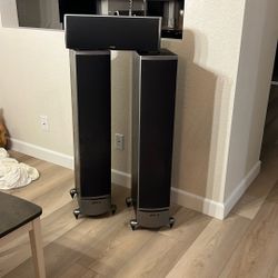 Polk audio Set Of Speakers. 