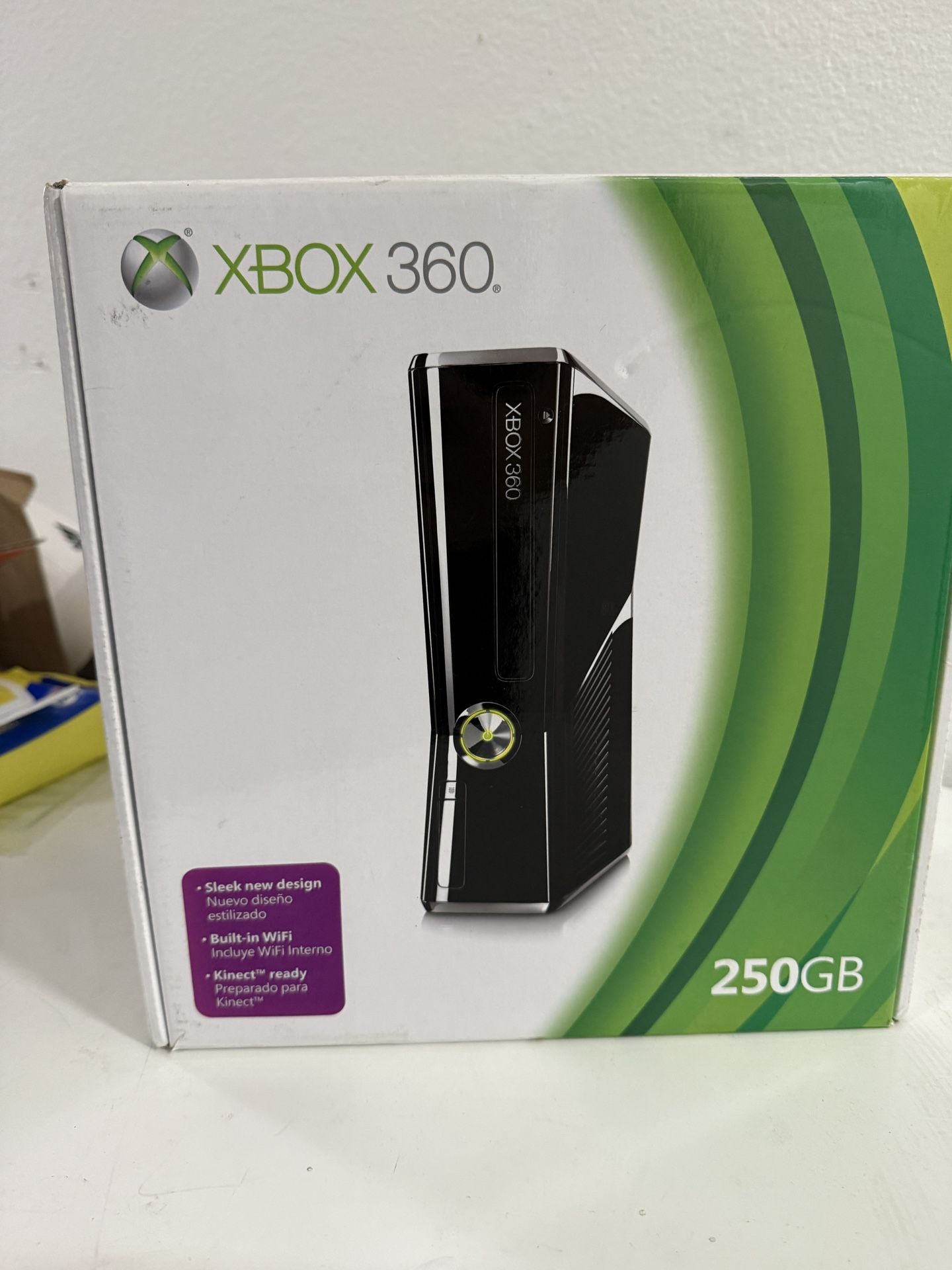 Xbox 360 Slim 250GB With 2 Controllers 