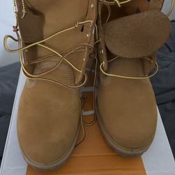11.5 Timberlands 