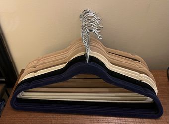 Set of 25 Velvet Hangers  