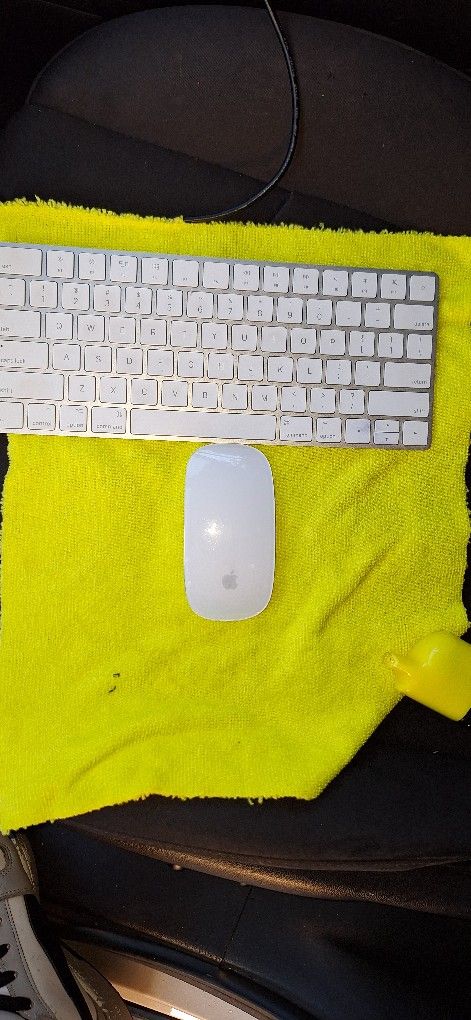Apple Key Board And Mouse 