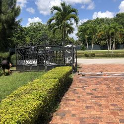 Electric gate stuck or not opening? Fast solution for motor, chain, and sensor issues