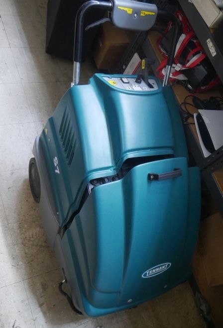 VACUUM TENNANT COMMERCIAL FLOOR CLEANER S7 886729-1