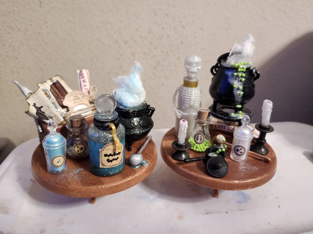 Mini Harry Potter Potion Table Collectible Displays