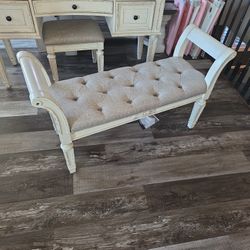 Signature Design Antique Bench (46in. Wide)