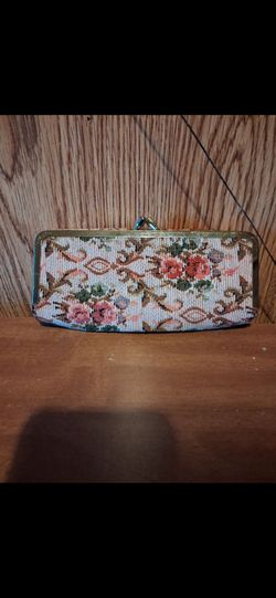 Vintage Floral Tapistry Cluch