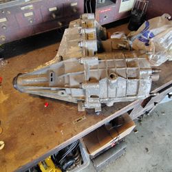 03 SILVERADO 6.0 2500HD transfer Case 