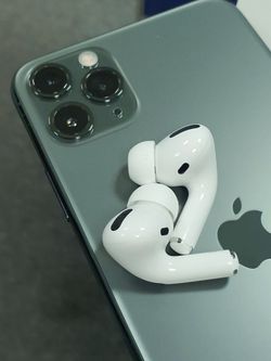 AirPods Pro 3 Wireless Earbuds — Excellent Condition, USB-C MagSafe Case