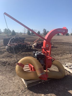 Photo Gravely truck mounted leaf vacuum