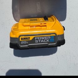 NEW Dewalt Power stack 1.7 Ah 