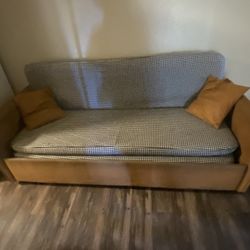 Pull Out Bed/couch