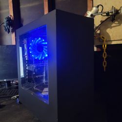 Gaming PC: Intel Core i7, HDMI, Wi-Fi, 16GB RAM, Windows11 25H2. 2TB Drive.