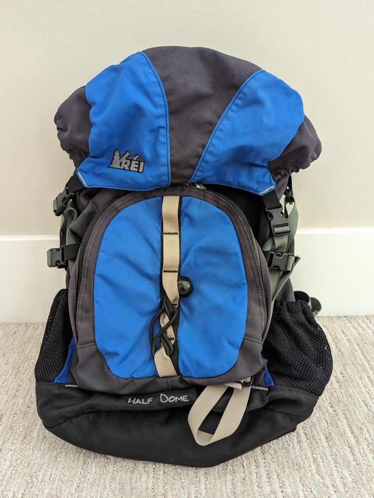 REI Daypack with hydration pocket