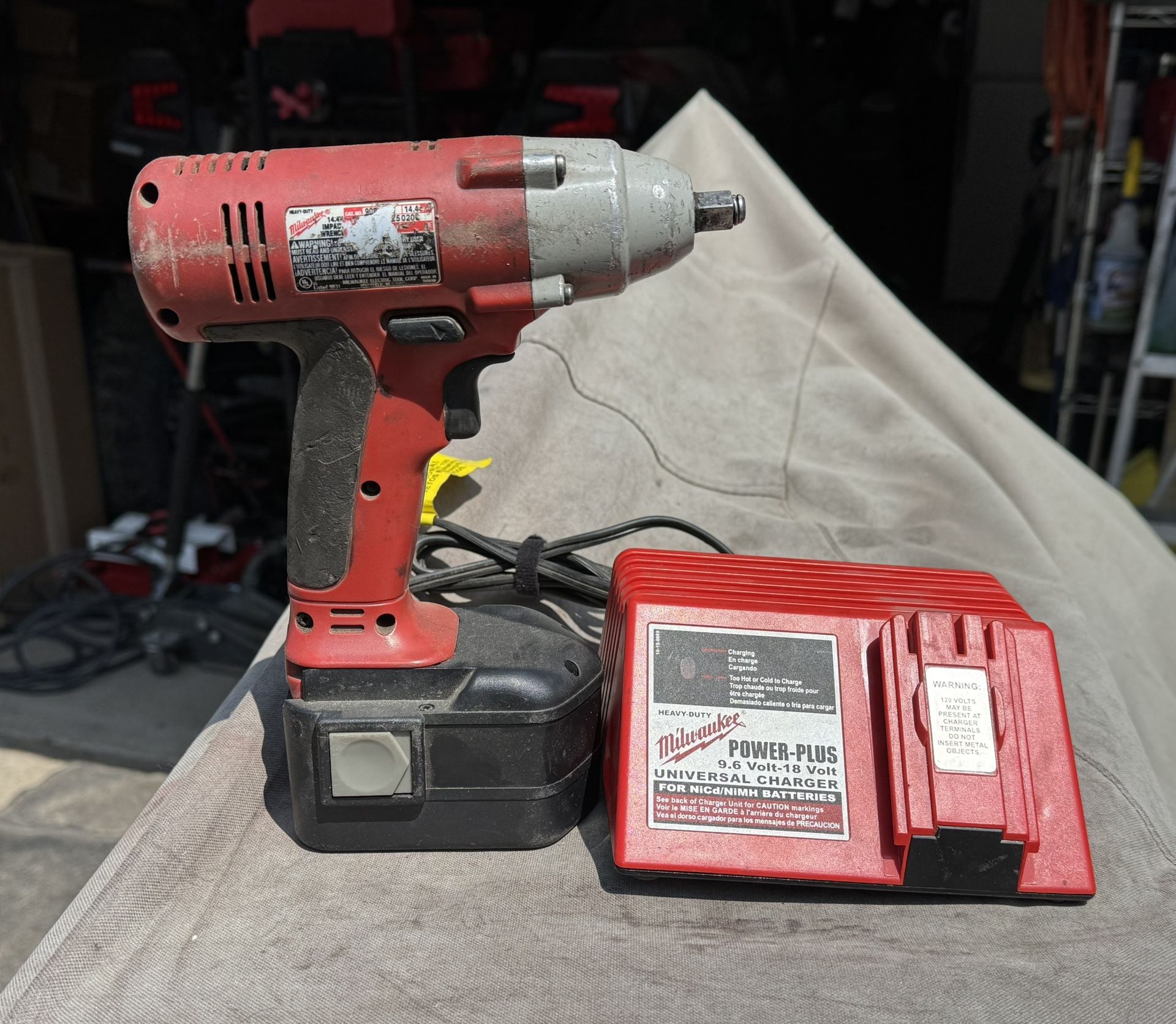 Milwaukee 9082-22 24.4 Volt 3/8 Impact Driver
