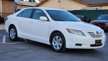 2009 Toyota Camry LE Sedan 4D