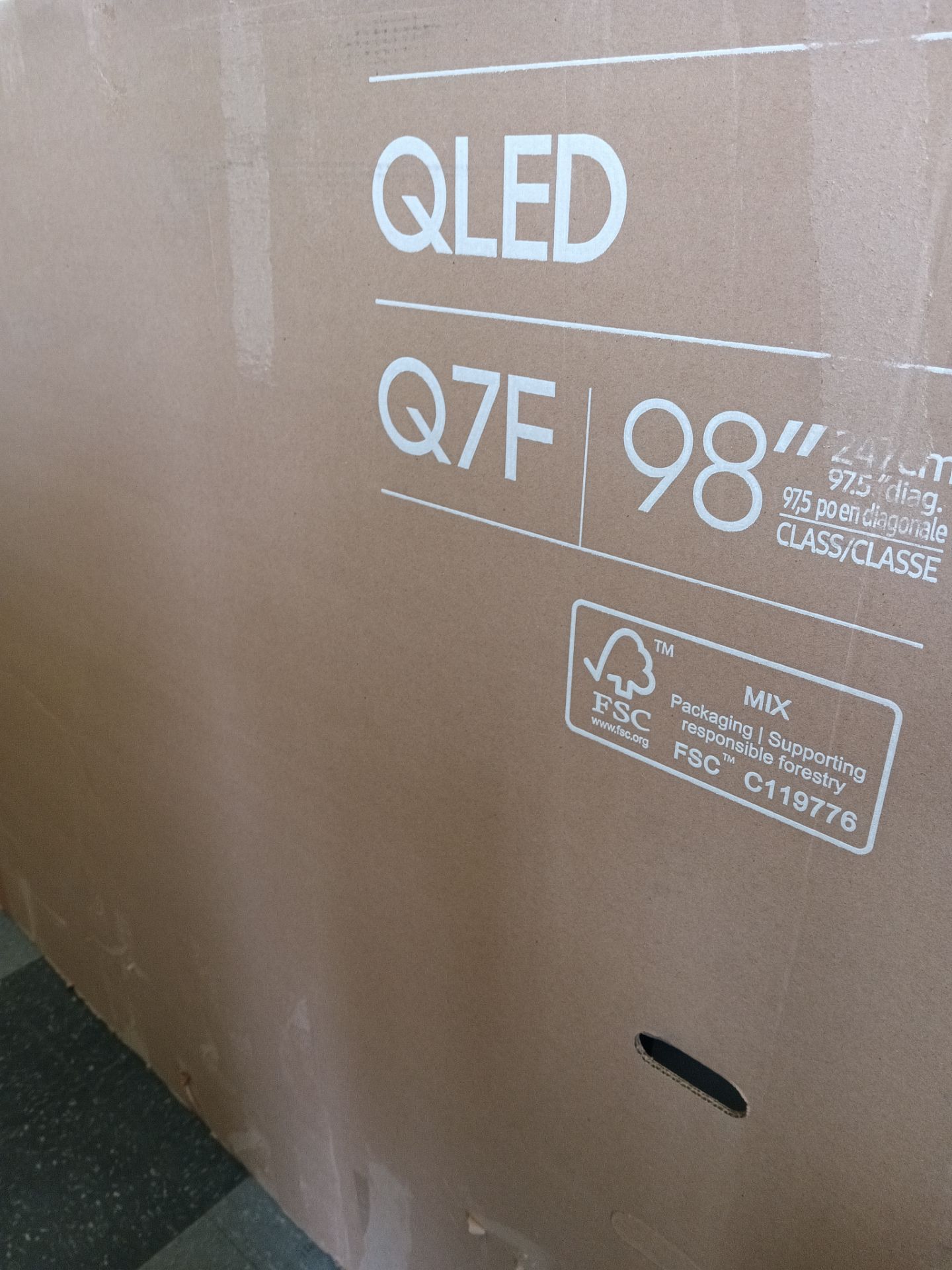 SAMSUNG 98"INCH QLED 4K Q7F