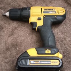 Dewalt Drill 2 Speed And Batterie 1.5 Ah Like New (( No Charger))