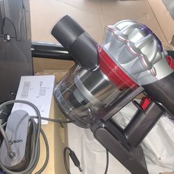 Dyson V8 Cordless Vacuum Cleaner 
