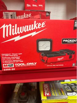 M12 12-Volt Lithium-Ion Cordless PACKOUT Flood Light w/USB Charging
