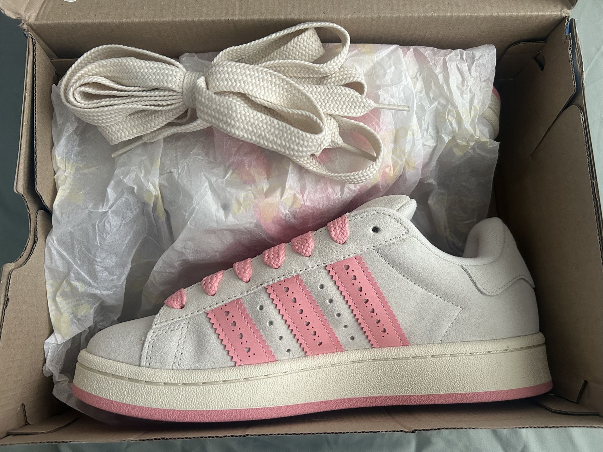 Adidas Women’s Shoes Size 7