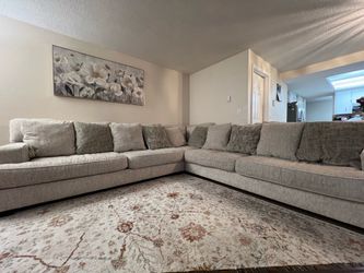 Sectional Couches/Sofas