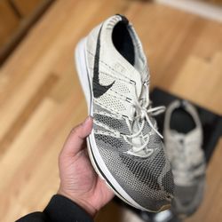 NIKE FLYKNIT TRAINER WHITE