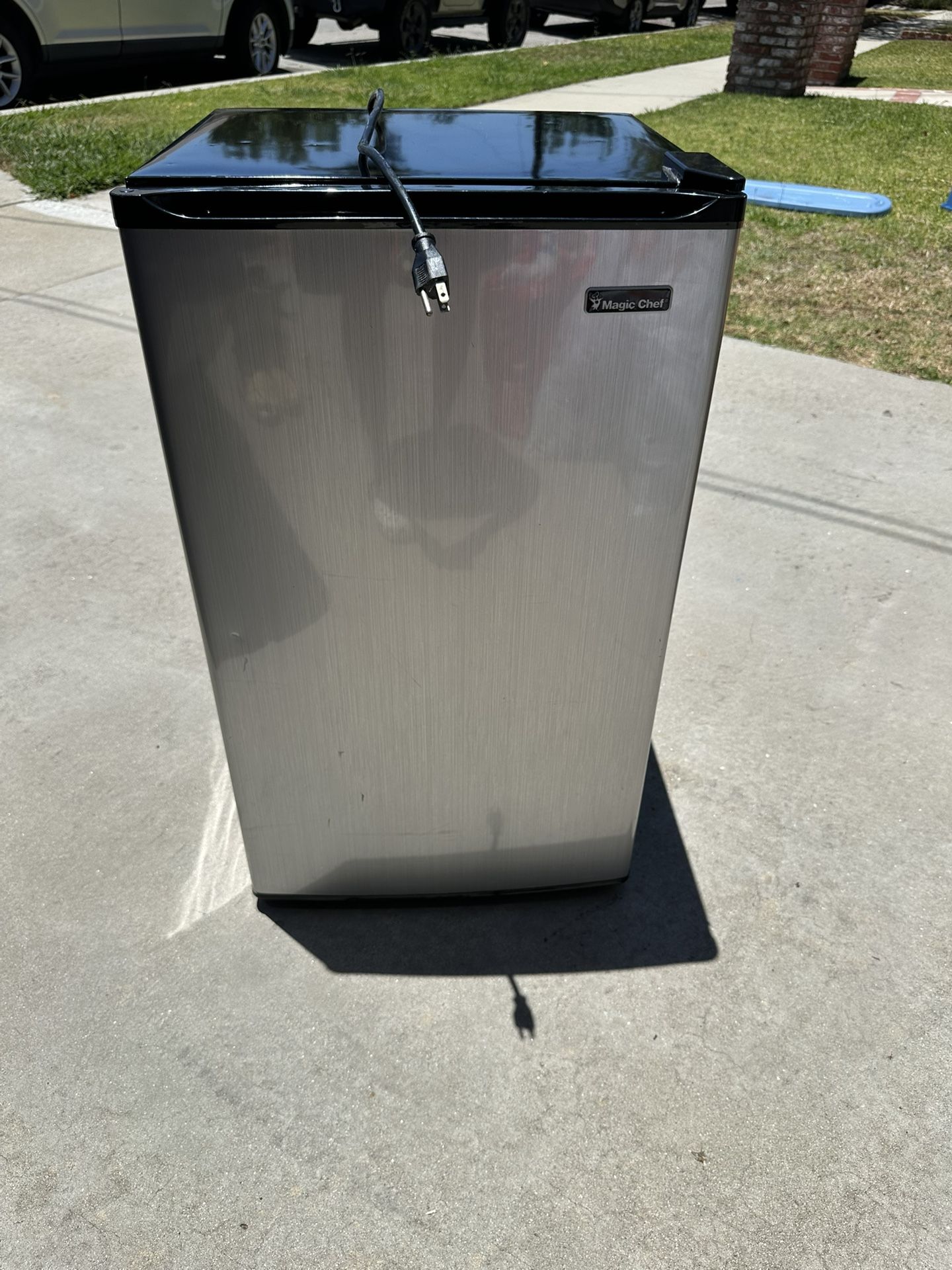 Magic Chef Mini Fridge