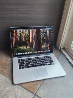 MacBook pro 15inch i5 8GB RAM 128gb SSD  Final Cut,Logic, Office Best Offer