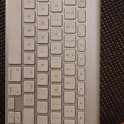 Apple Bluetooth Keyboard