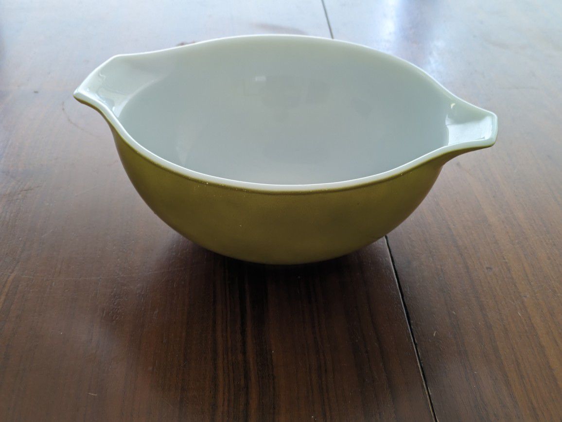 Vintage Pyrex Green Bowl