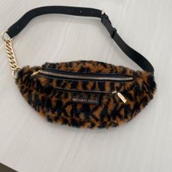 Michael Kors Body Bag 